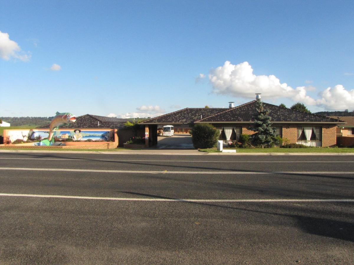 Big Trout Motel Oberon Exterior photo